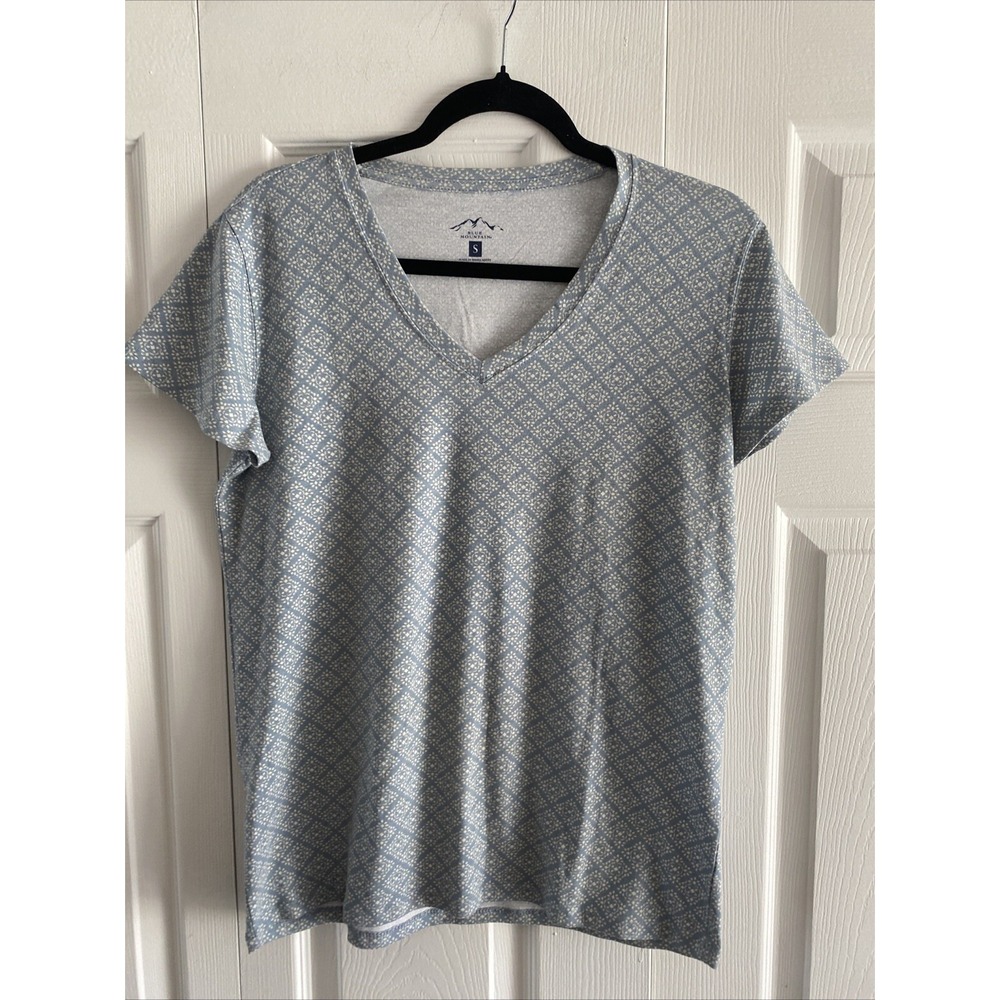 Blue Mountain V-Neck Tee Womens Size S Blue Geometric Medallion Print T-Shirt